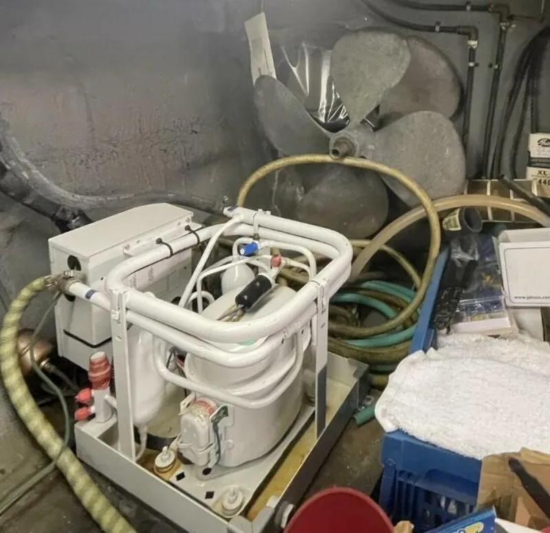 Slide: The Image of Chris-Craft 47 Commander 1969 - 5849630