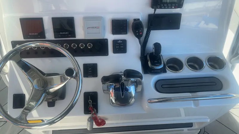 Slide: The Image of Cape Horn 32 XS 2022 - 5846611