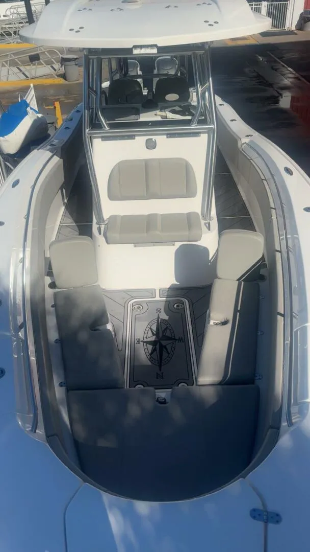 Slide: The Image of Cape Horn 32 XS 2022 - 5846602