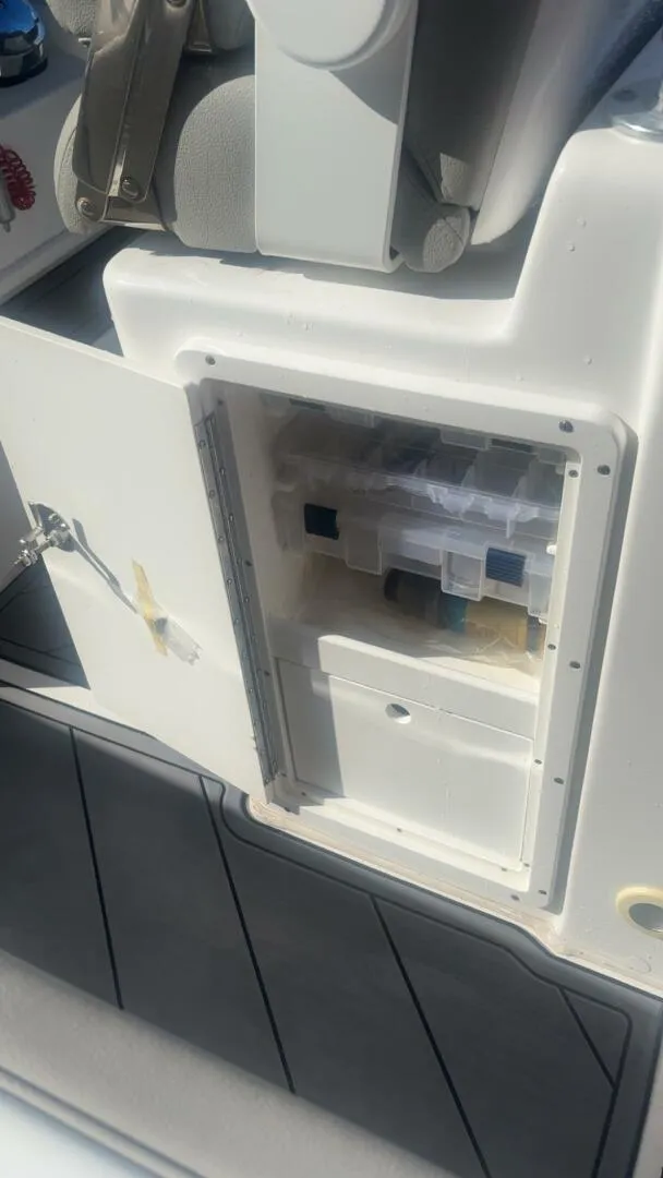 Slide: The Image of Cape Horn 32 XS 2022 - 5846600