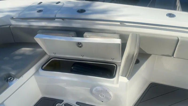 Slide: The Image of Cape Horn Yachts 32 XS 2022 - 5846608