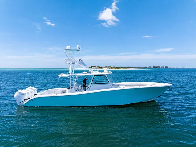 Slide: The Image of Yellowfin 42 Offshore 2017 - 28