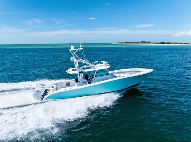 Slide: The Image of Yellowfin 42 Offshore 2017 - 38