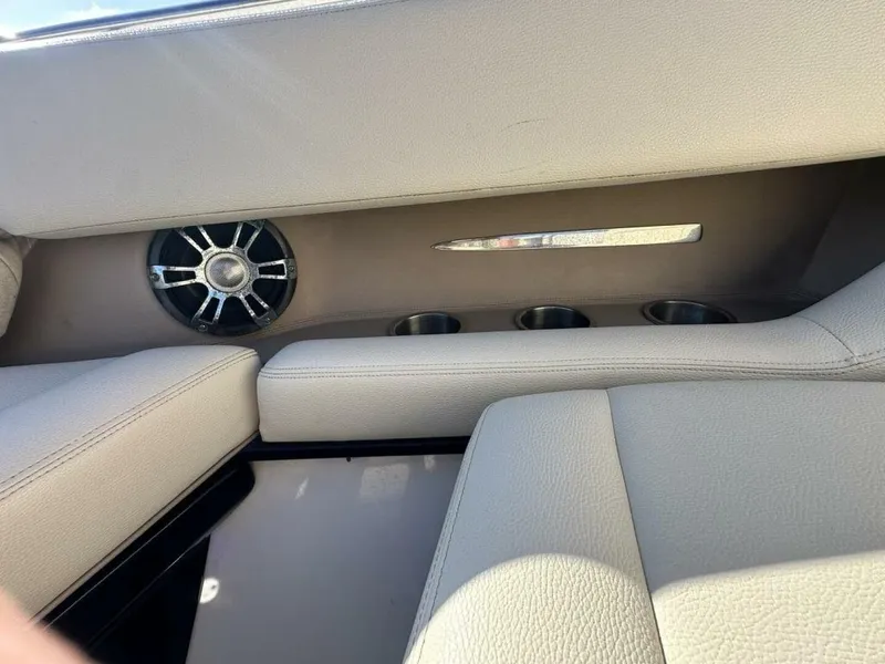 Slide: The Image of Regal 29OBX 2019 - 5848177