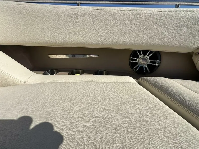 Slide: The Image of Regal 29OBX 2019 - 5848179