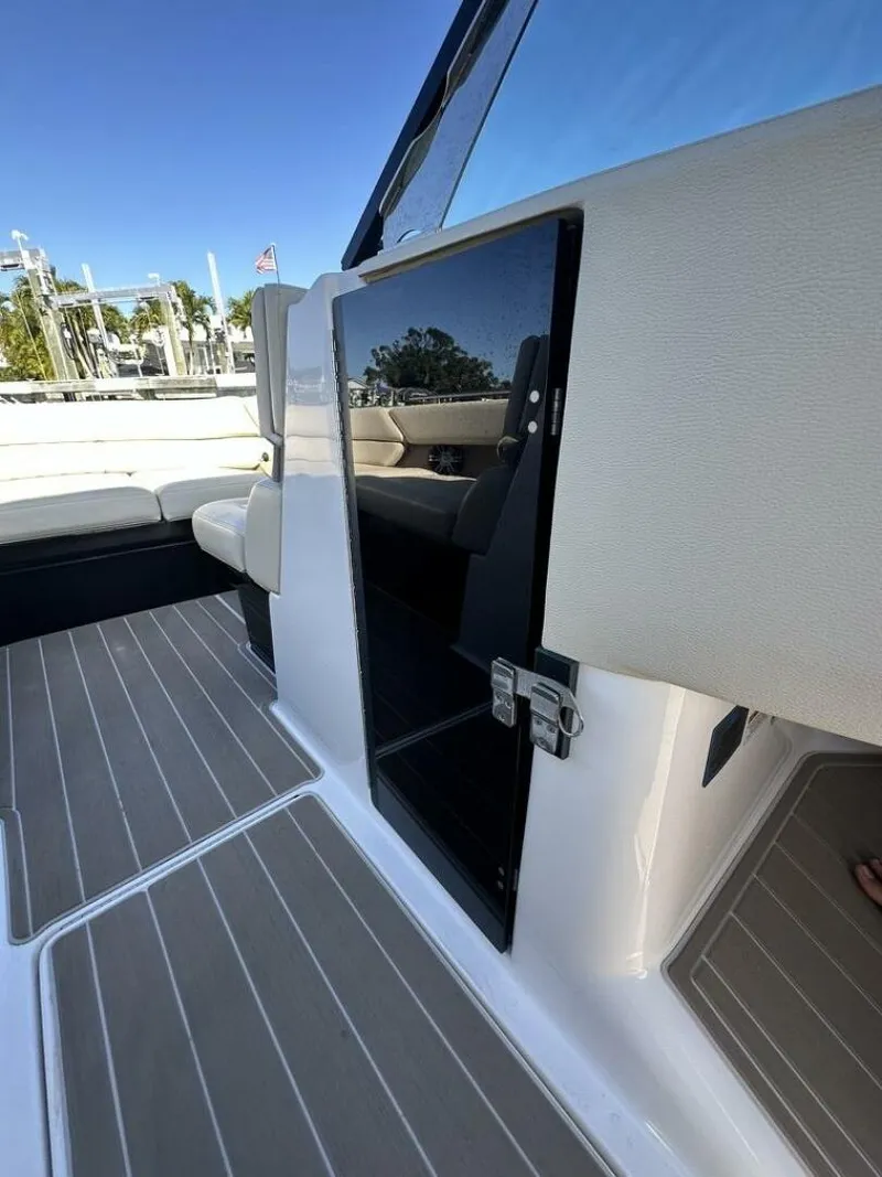 Slide: The Image of Regal 29OBX 2019 - 5848207