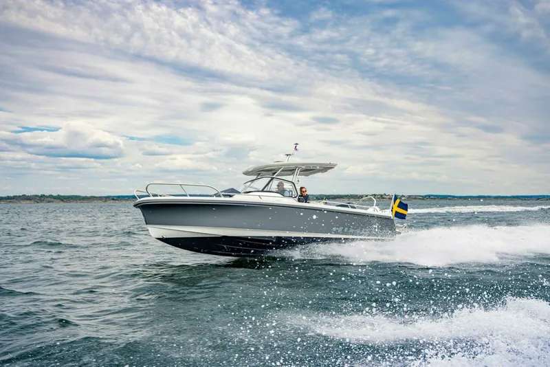 Slide: The Image of Nimbus Tender 8 Running Profile 2026 Nimbus Tender 8 - 7654856