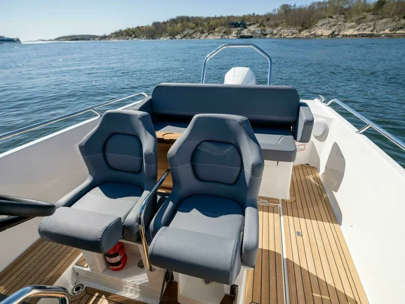 Slide: The Image of Nimbus Tender 8 Helm Seating 2026 Nimbus Tender 8 - 7654860