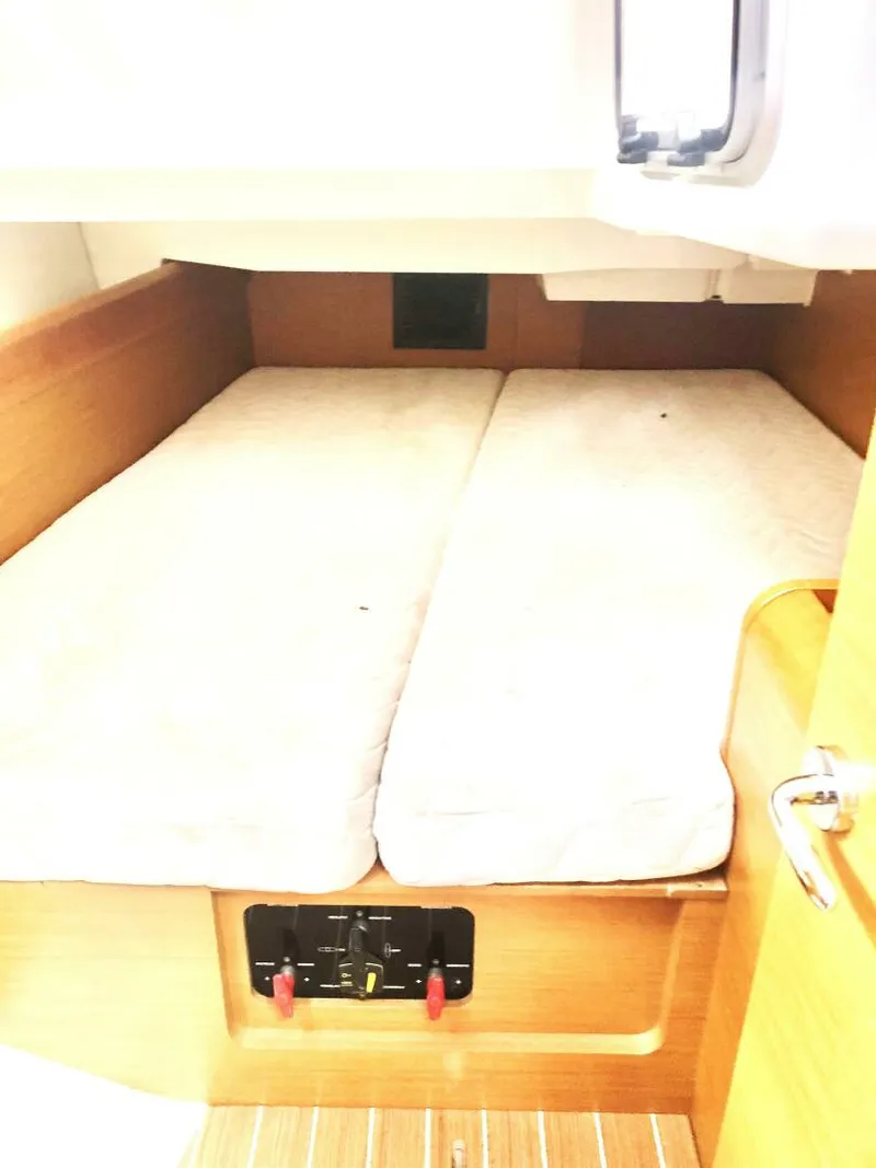 Slide: The Image of Jeanneau 409 2015 - 5852911