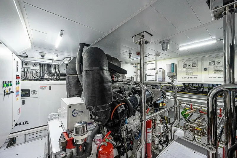 Slide: The Image of Sanlorenzo SD118 2023 - 5852469