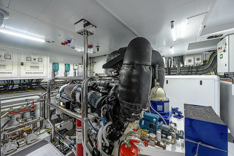 Slide: The Image of Sanlorenzo SD118 2023 - 5852468