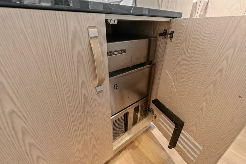 Slide: The Image of Sanlorenzo SD118 2023 - 5876985