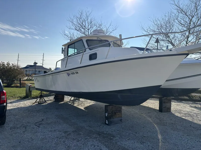 The Image of Parker Marine 2520 Sport Cabin 2000 - 5848295