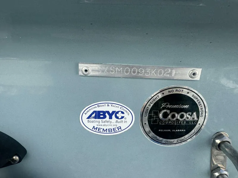 Slide: The Image of Sea Hunt Ultra 219 2021 - 5894549