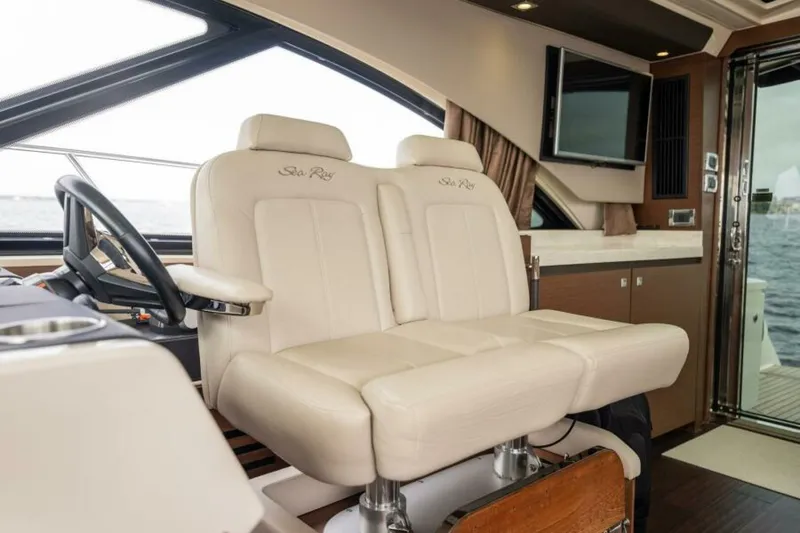 Slide: The Image of Sea Ray 510 Sundancer 2015 - 5849335