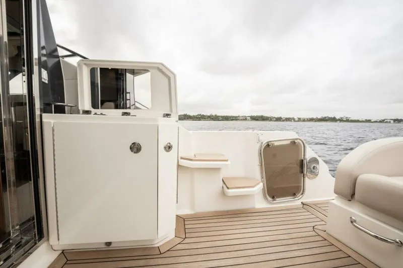 Slide: The Image of Sea Ray 510 Sundancer 2015 - 5849368