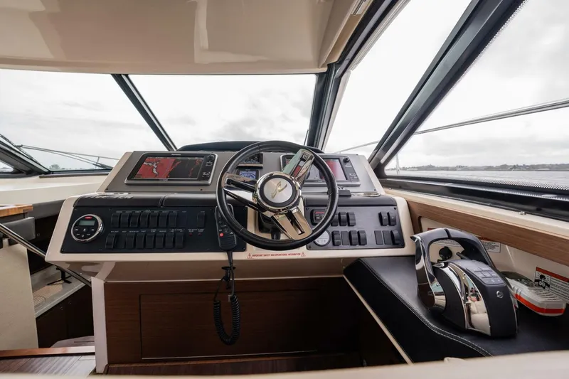 Slide: The Image of Sea Ray 510 Sundancer 2015 - 5849404