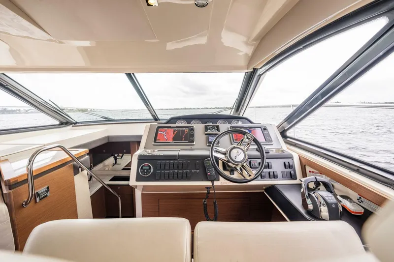 Slide: The Image of Sea Ray 510 Sundancer 2015 - 5849408