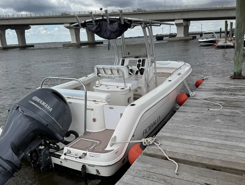 The Image of Robalo R222 Center Console 2015 - 5849659