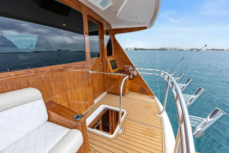 Slide: The Image of 2022 Viking 68 Enclosed Bridge- PIPE DREAM- Mezzanine - 5922396