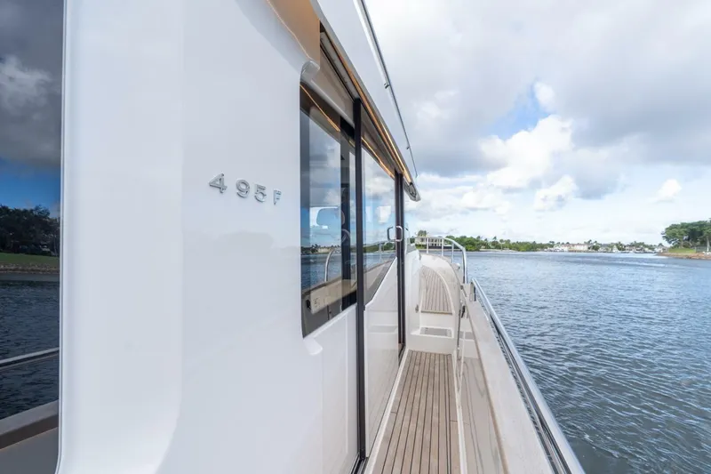 Slide: The Image of Nimbus 495 Flybridge 2026 - 5849885