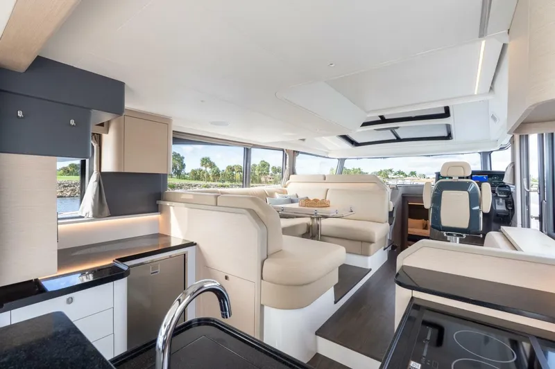 Slide: The Image of Nimbus 495 Flybridge 2026 - 5849903