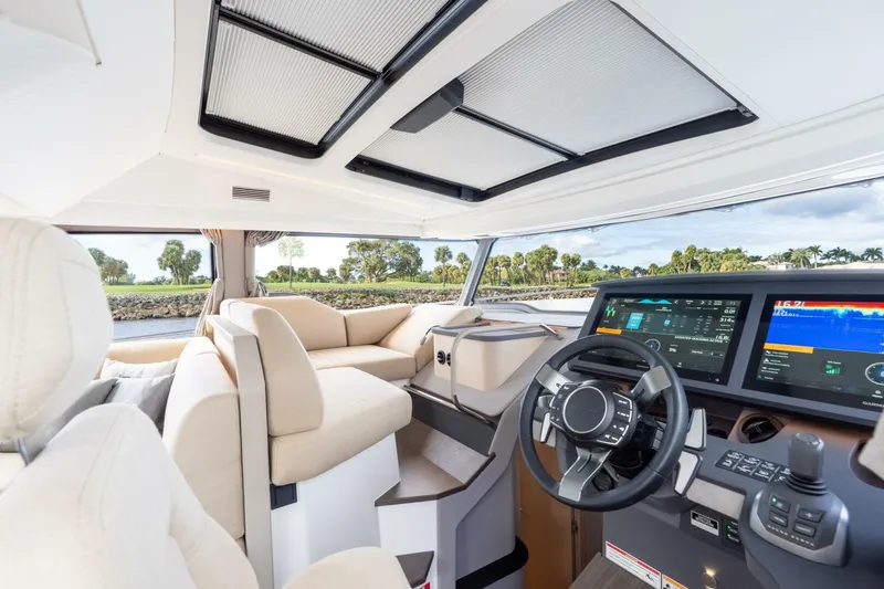 Slide: The Image of Nimbus 495 Flybridge 2026 - 5849908