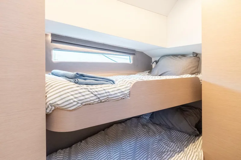 Slide: The Image of Nimbus 495 Flybridge 2026 - 5849912