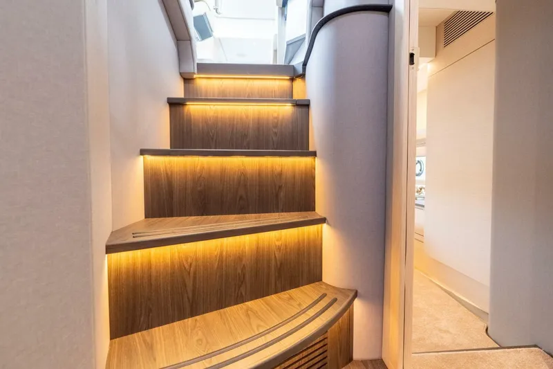 Slide: The Image of Nimbus 495 Flybridge 2026 - 5849916