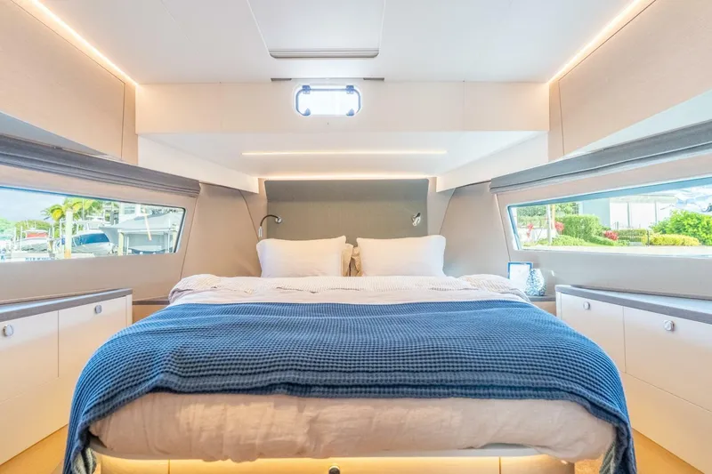 Slide: The Image of Nimbus 495 Flybridge 2026 - 5849917