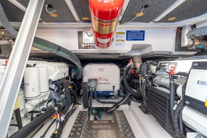 Slide: The Image of Nimbus 495 Flybridge 2026 - 5849921