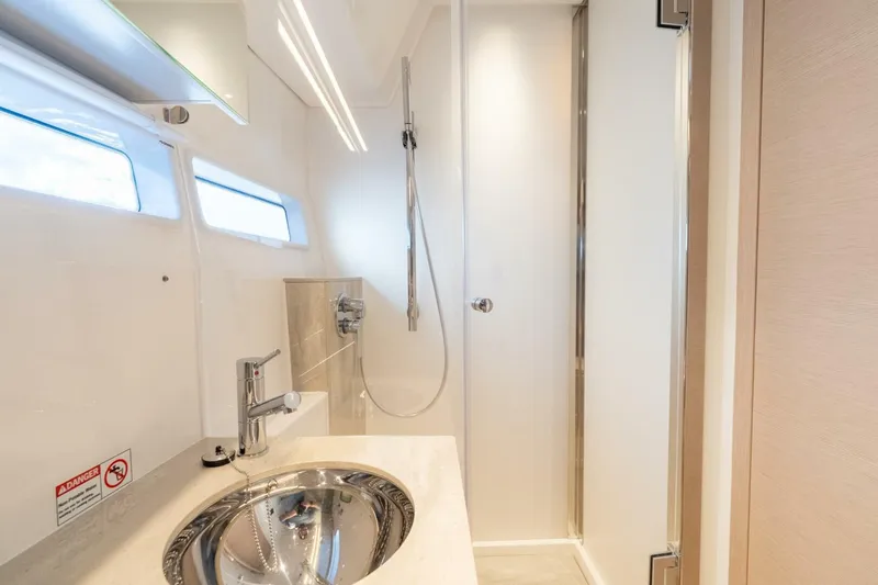 Slide: The Image of Nimbus 495 Flybridge 2026 - 5849889