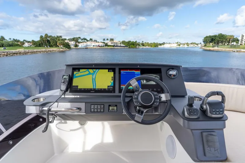 Slide: The Image of Nimbus 495 Flybridge 2026 - 5849892