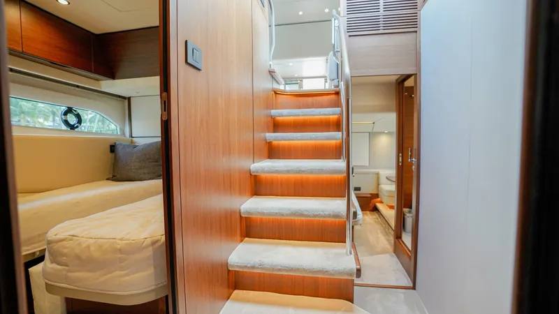 Slide: The Image of Princess F55 2022 - 5850013