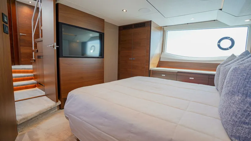 Slide: The Image of Princess F55 2022 - 5850014