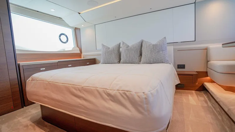 Slide: The Image of Princess F55 2022 - 5850015