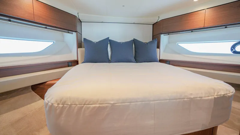 Slide: The Image of Princess F55 2022 - 5850022