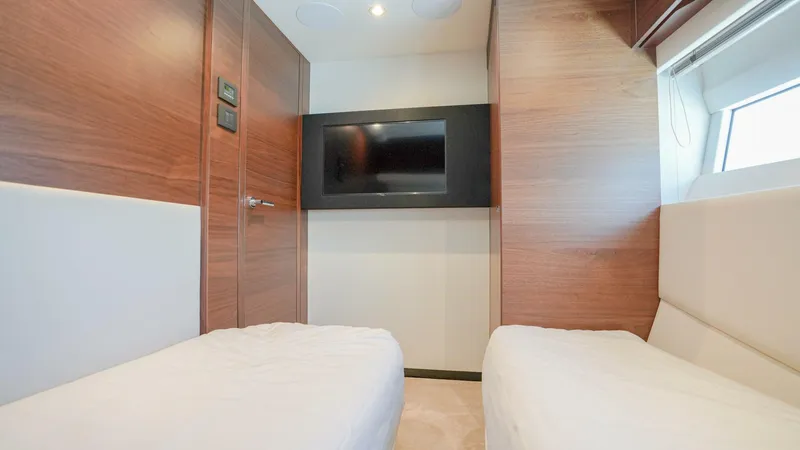 Slide: The Image of Princess F55 2022 - 5850024