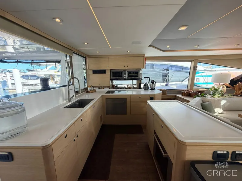 Slide: The Image of Aquila 54 Yacht 2022 - 6258073