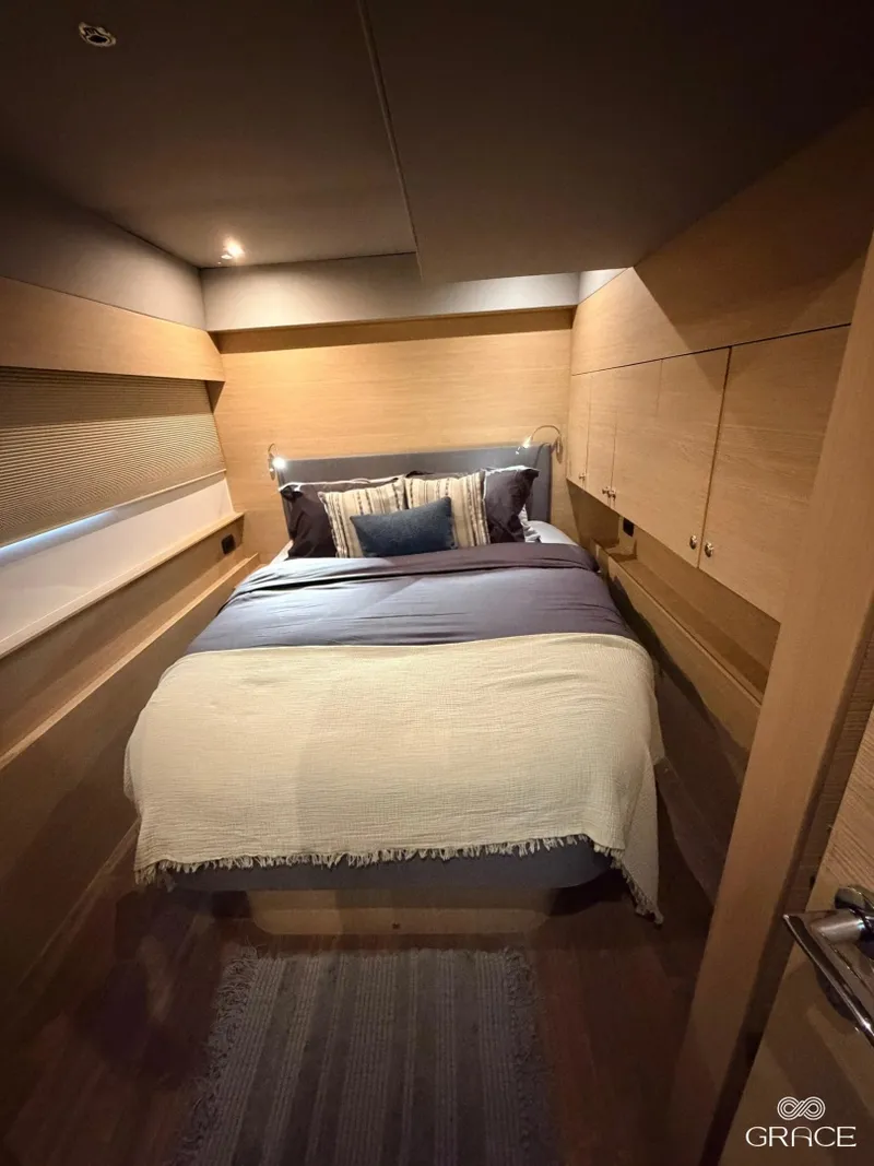 Slide: The Image of Aquila 54 Yacht 2022 - 6258086