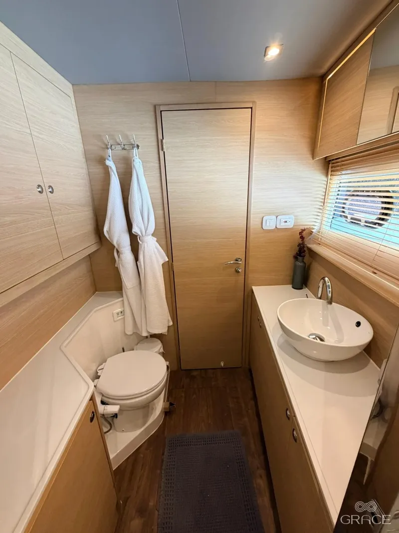 Slide: The Image of Aquila 54 Yacht 2022 - 6258087