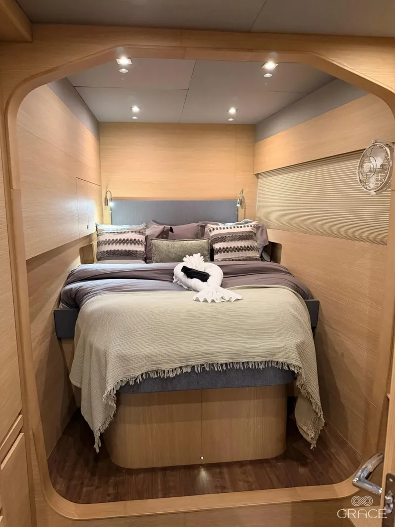 Slide: The Image of Aquila 54 Yacht 2022 - 6258088