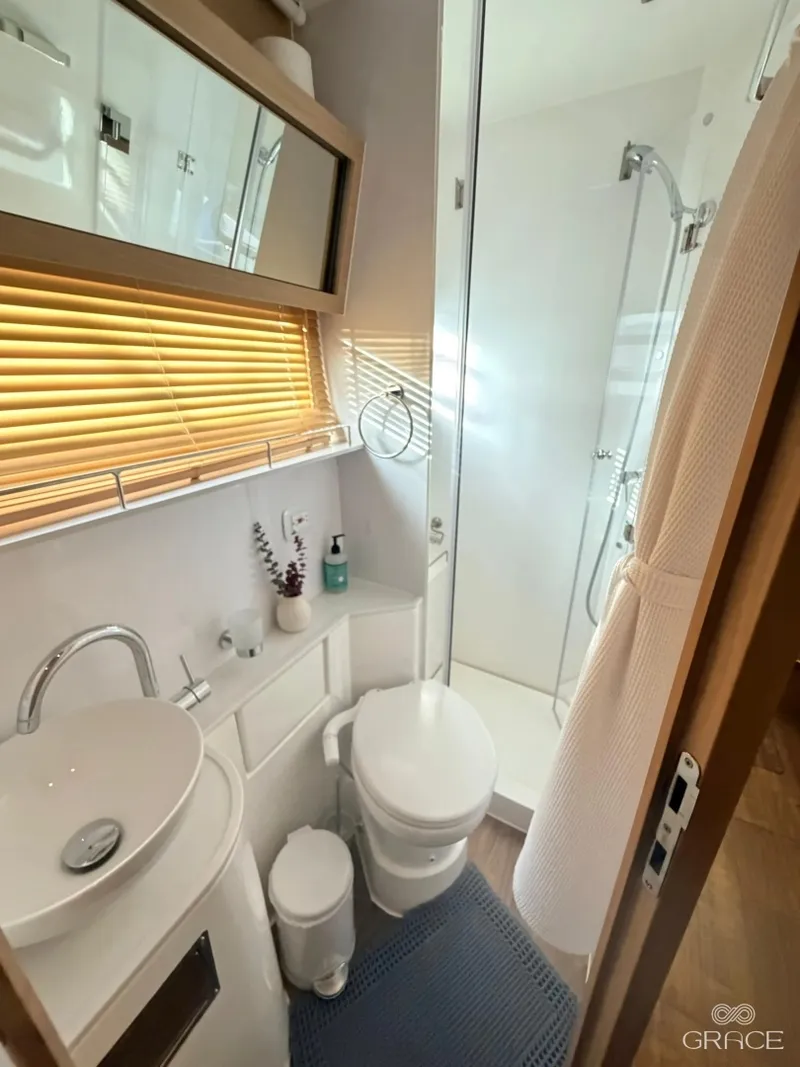 Slide: The Image of Aquila 54 Yacht 2022 - 6258091