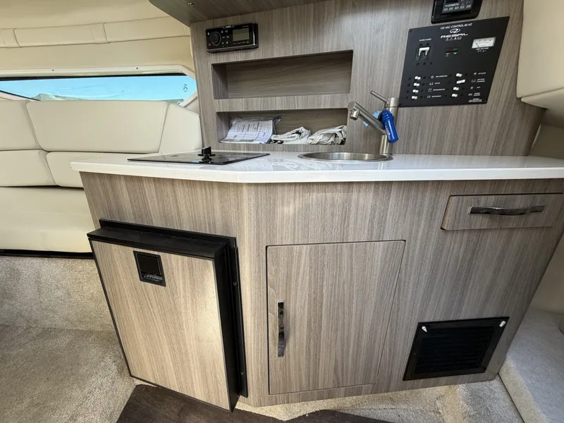 Slide: The Image of Regal 26 XO 2021 - 6508527