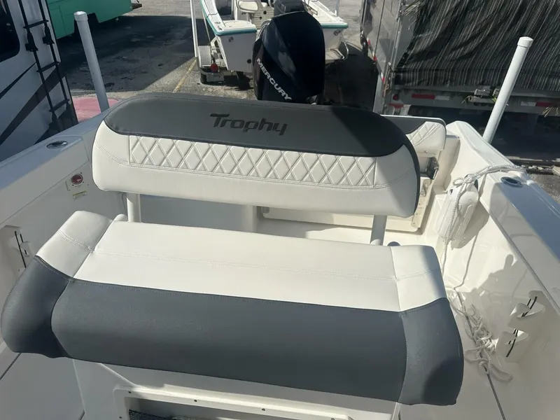 Slide: The Image of Bayliner Trophy T24CC 2024 - 5851097