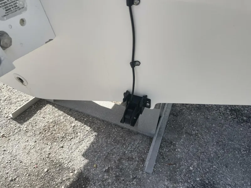 Slide: The Image of Boston Whaler 230 Vantage 2015 - 5850699