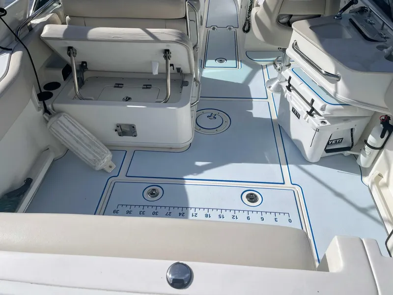 Slide: The Image of Boston Whaler 230 Vantage 2015 - 5850706