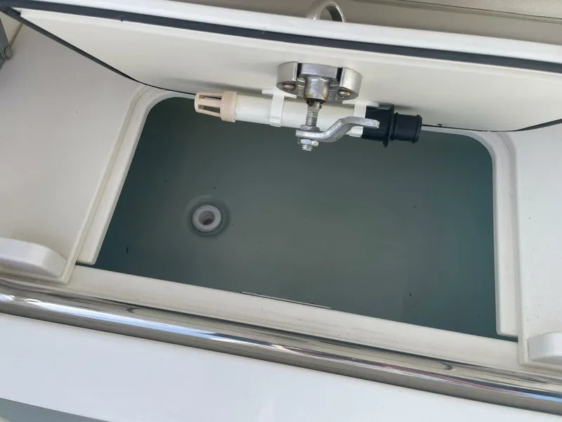 Slide: The Image of Boston Whaler 230 Vantage 2015 - 5850709