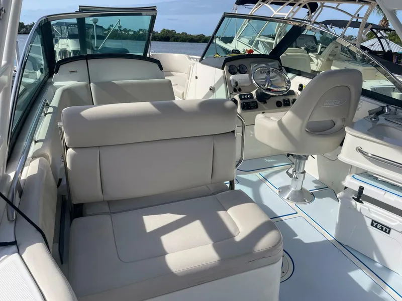Slide: The Image of Boston Whaler 230 Vantage 2015 - 5850718