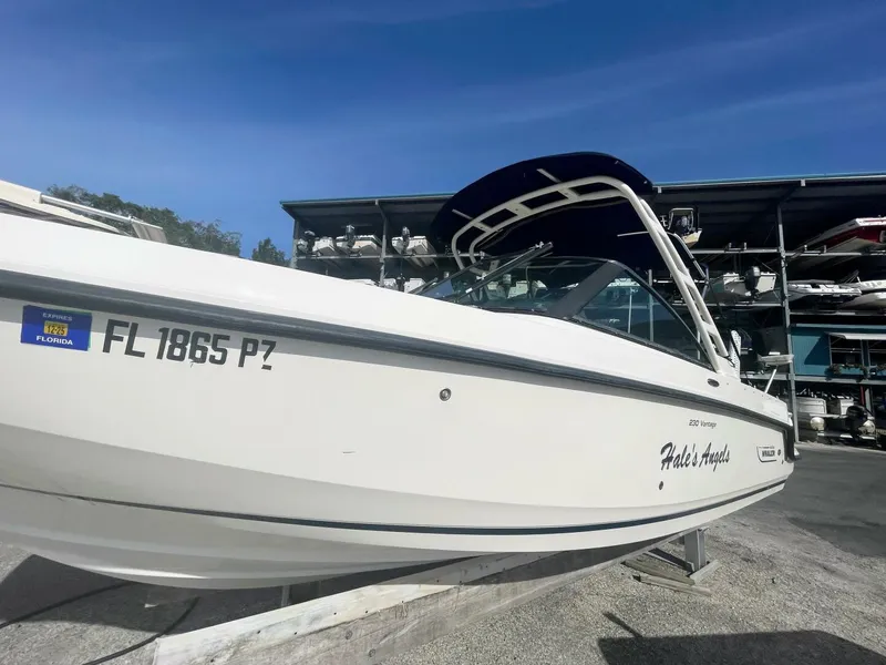 Slide: The Image of Boston Whaler 230 Vantage 2015 - 5850692